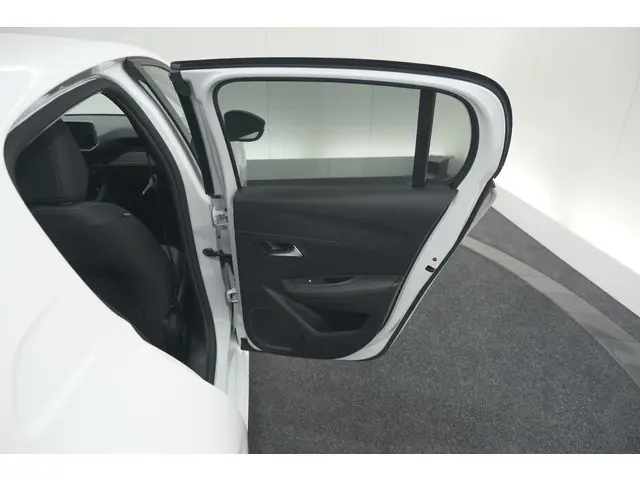Peugeot 208 PureTech 100 Allure 2024 Benzine 60