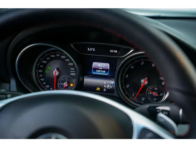 Mercedes-Benz GLA GLA 180 2019 Benzine 18