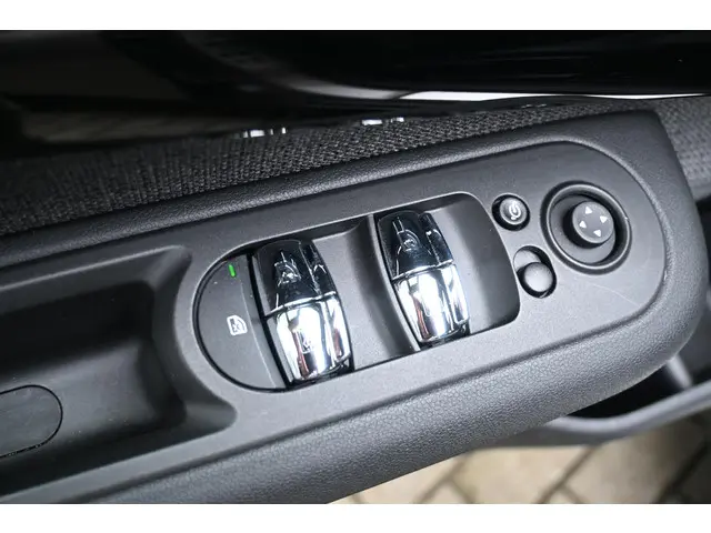 MINI Clubman Mini 1.5 Cooper MINI Yours 2022 Benzine 25