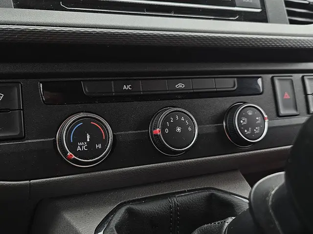 Volkswagen Transporter 2.0 TDI 2020 Diesel 10