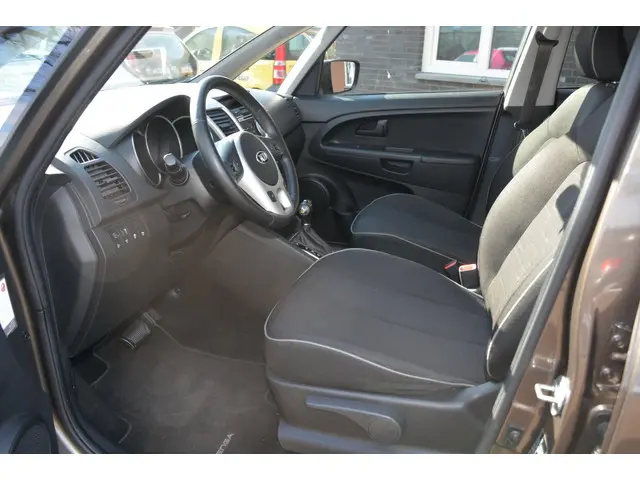 Kia Venga 1.6 CVVT automaat 2016 Benzine 25