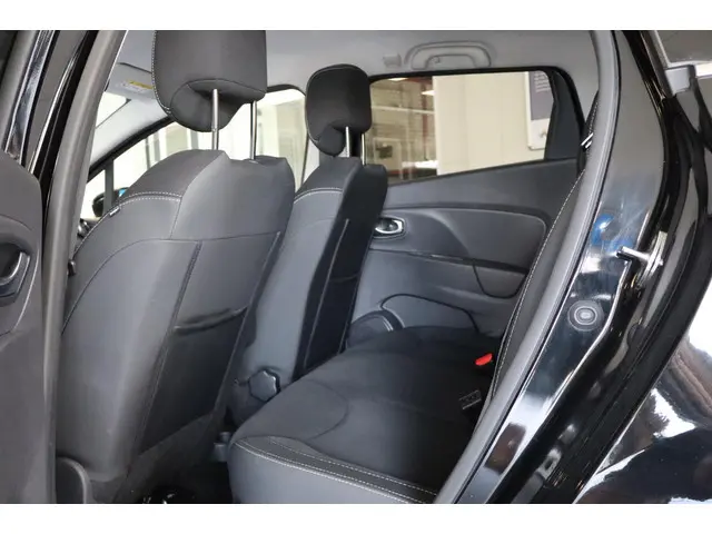 Renault Clio Estate 0.9 TCe Limited 2019 Benzine 20