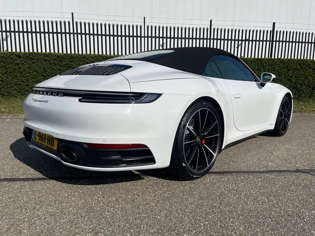 Porsche 911 Cabrio 3.0 Carrera 4 S 2019 Benzine 34