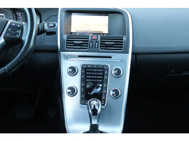 Volvo XC60 T5 Automaat Polar+ 2018 Benzine 41