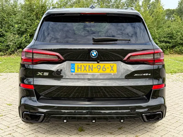 BMW X5 xDrive45e High Executive 2023 Hybride Benzine 10