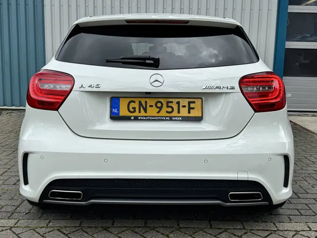 Mercedes-Benz A-Klasse AMG 45 4MATIC 2013 Benzine 8