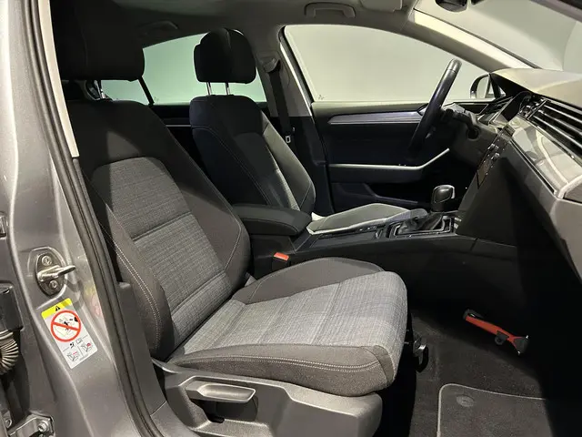 Volkswagen Passat 1.5 TSI Business 2021 Benzine 25