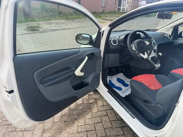 Ford Ka 1.2 Style start/stop 2013 Benzine 8
