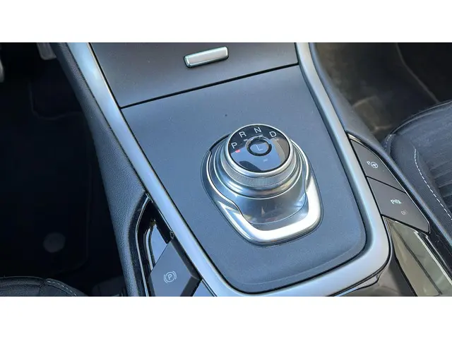 Ford S-Max 2.5 Hybride Connected 2022 Hybride Benzine 30