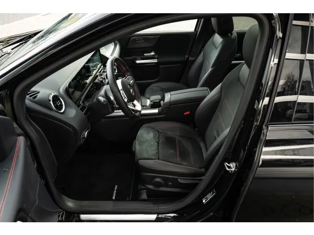 Mercedes-Benz B-Klasse 250 AMG Line 2022 Benzine 17