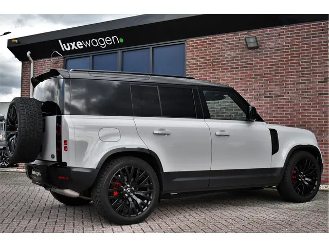 Land Rover Defender 110 3.0 D250 2023 Diesel 34