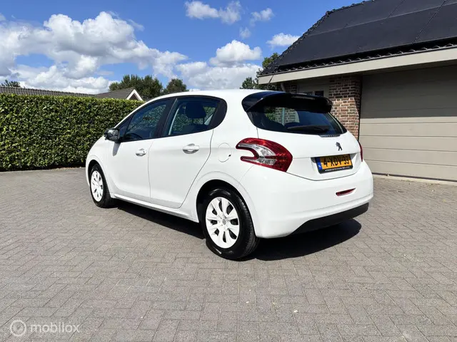 Peugeot 208 1.0 VTi LIKE Nieuwe motor!!!!! 2014 Benzine 3