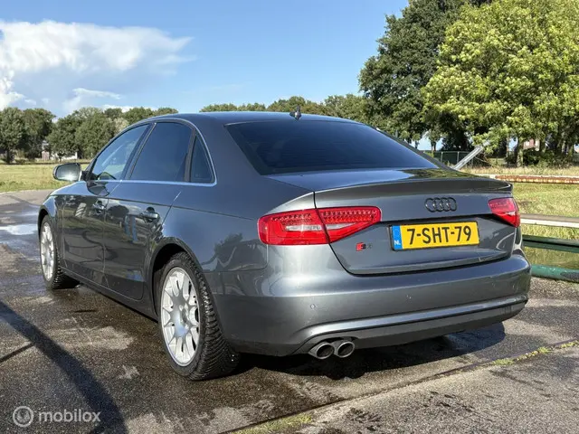 Audi A4 Limousine 1.8 TFSIe Edition 2013 Benzine 6