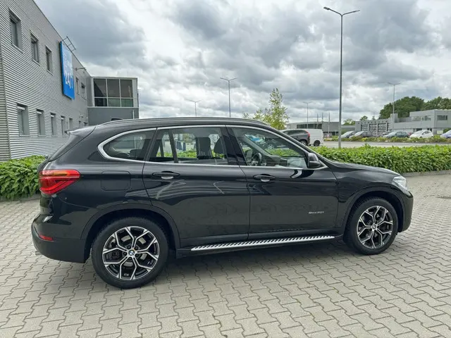 BMW X1 sDrive20i Centennial High Executive 2016 Benzine 27