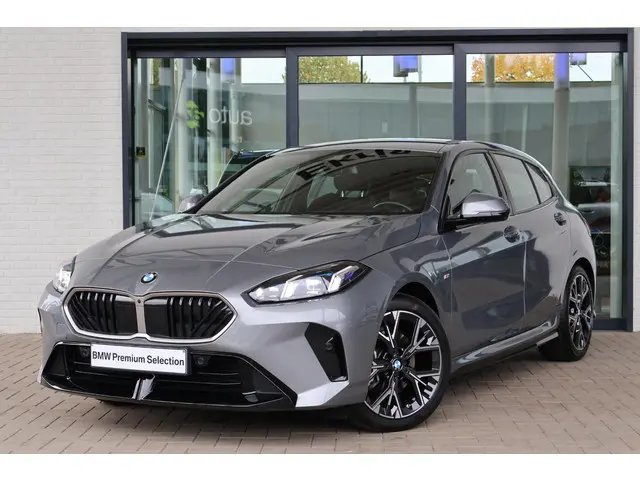 BMW 1 Serie 120 2024 Benzine 25