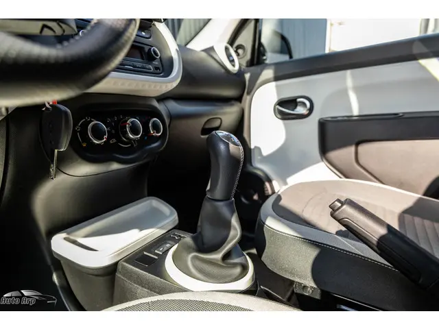 Renault Twingo 1.0 SCe Expression 2015 Benzine 23