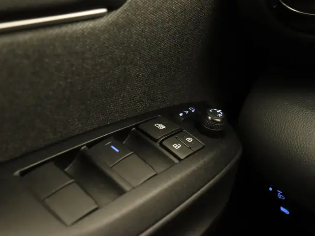 Toyota Yaris 1.5 Hybrid Executive 2020 Hybride Benzine 20