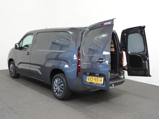 Peugeot Partner 1.5 L2 2023 Diesel 29