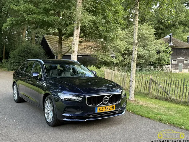 Volvo V90 2.0 T5 Momentum / Orig. NL / NAP 2017 Benzine 29