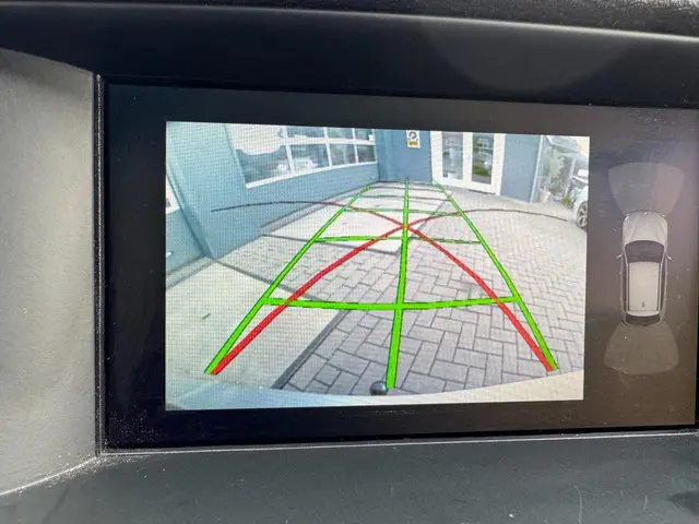 BMW X1 SDrive20i Business+/ Camera / Trekhaak . 2013 Benzine 18