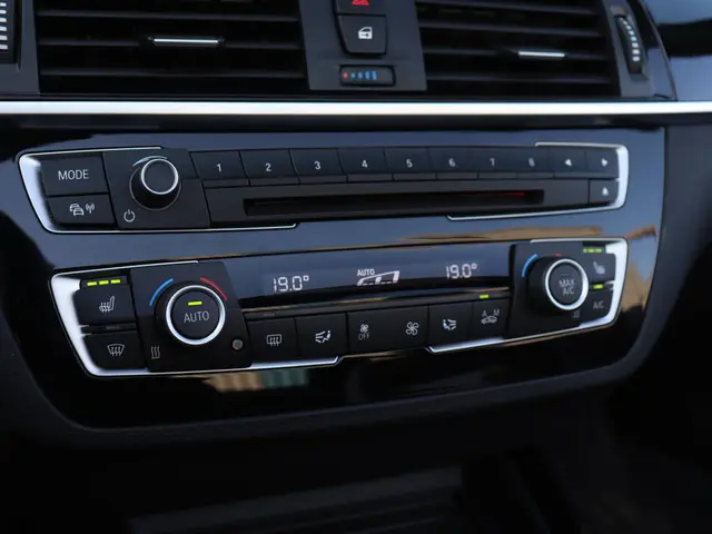 BMW 2 Serie Cabrio 220i 2019 Benzine 16