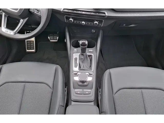 Audi Q2 35 TFSI S Edition 2023 Benzine 17