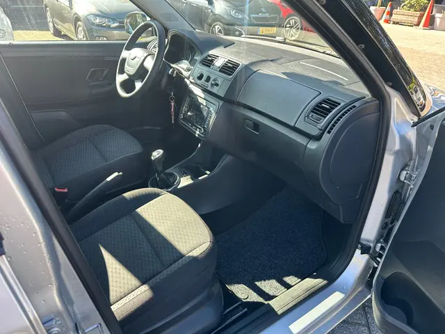 Škoda Fabia 1.2 Comfort , 5 deurs , airco 2013 Benzine 11