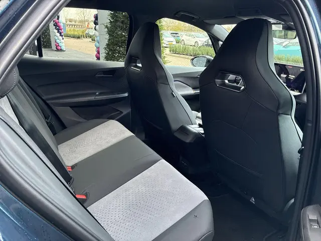 CUPRA Born Business Limited 63 kWh 2025 Elektrisch 7