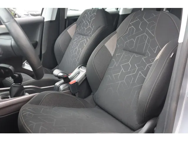 Peugeot 2008 1.2 VTi Allure 2013 Benzine 4