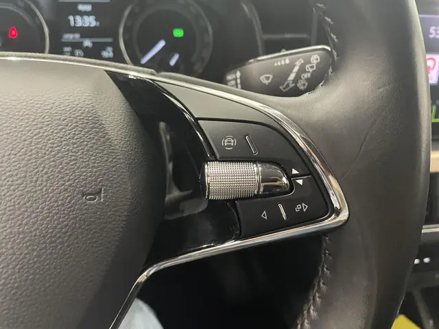 Škoda Kamiq 1.0 TSI 110pk DSG Style 2021 Benzine 19