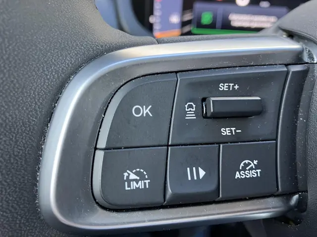 Jeep Avenger 1.2T 100 ALTITUDE 2024 Benzine 26