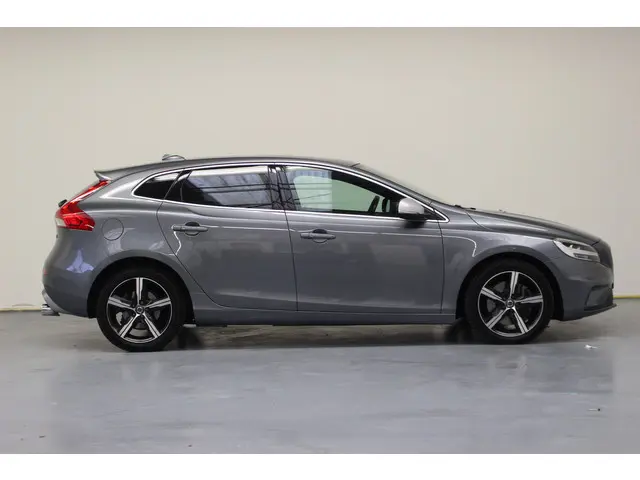 Volvo V40 3