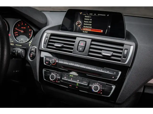 BMW 1 Serie 116i 2017 Benzine 10