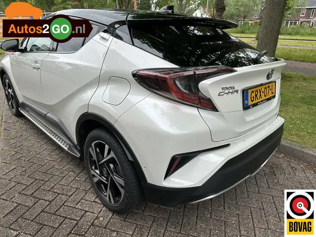 Toyota C-HR 1.8 Hybrid Executive 2018 Hybride Benzine 4