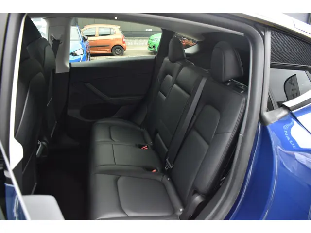 Tesla Model Y Long Range AWD 75 kWh 2021 Elektrisch 13