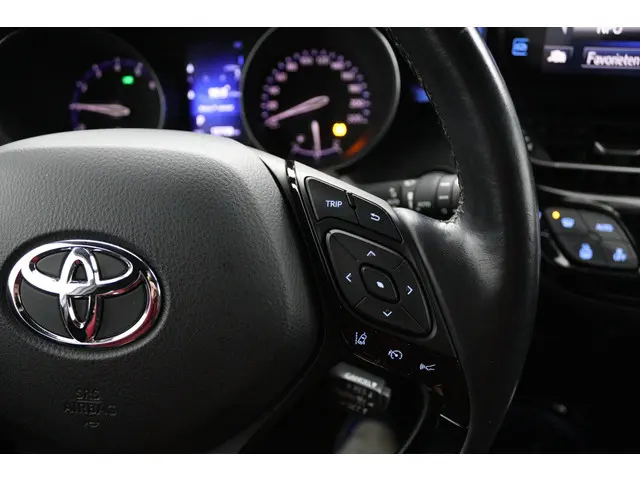 Toyota C-HR 1.2 Bi-Tone 2017 Benzine 21