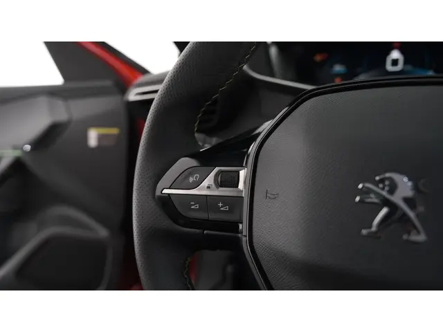 Peugeot 2008 PureTech 130 GT 2022 Benzine 24