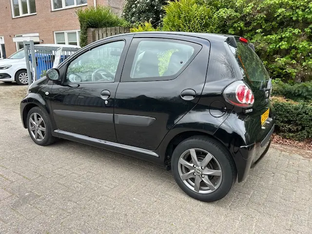 Toyota Aygo 1.0 VVT-i Now 2014 Benzine 4