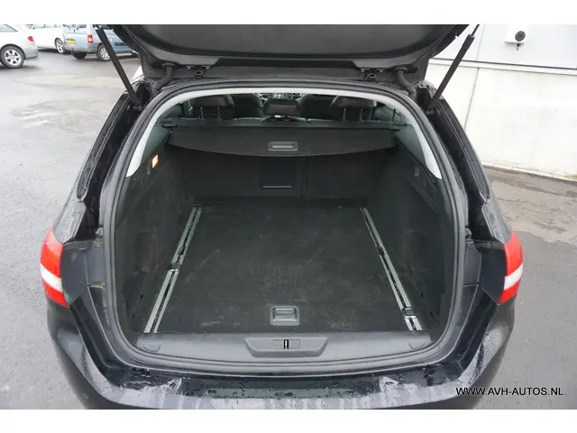 Peugeot 308 SW 1.2 e-THP Première 2014 Benzine 8