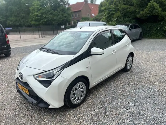 Toyota Aygo 1.0 VVT-i x-play 2020 Benzine