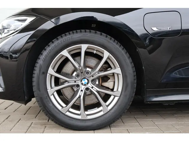 BMW 3 Serie Touring 320e 2022 Hybride Benzine 6