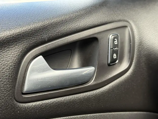 Ford Kuga 1.6 Titanium 2013 Benzine 13