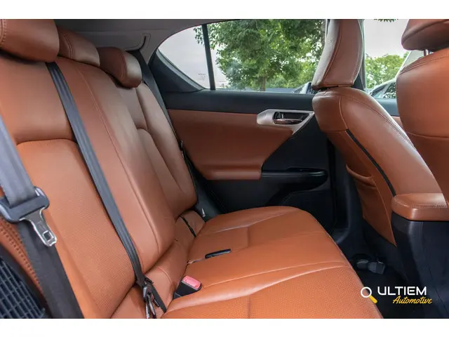 Lexus CT 200h Business Line Pro 2012 Hybride Benzine 4