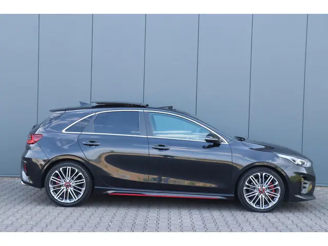 Kia Ceed 1.6 T-GDi GT | 200PK - PANO - UNIEK VOL! 2019 Benzine 26
