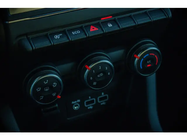 Renault Clio TCe 90 Equilibre 2023 Benzine 15