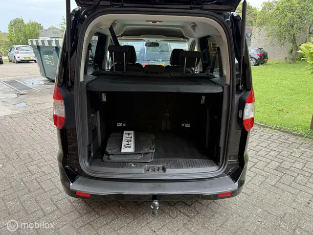 Ford Tourneo Courier Titanium 2016 Benzine 7