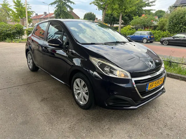 Peugeot 208 1.2 PureTech Active Navi, Cruise 2015 Benzine 5