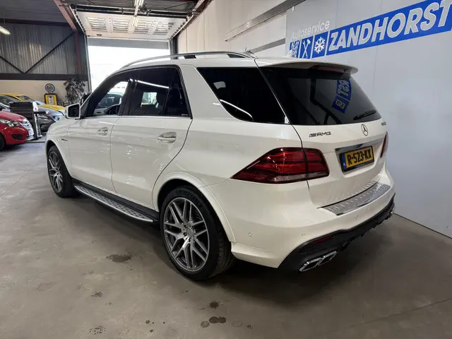 Mercedes-Benz GLE 2