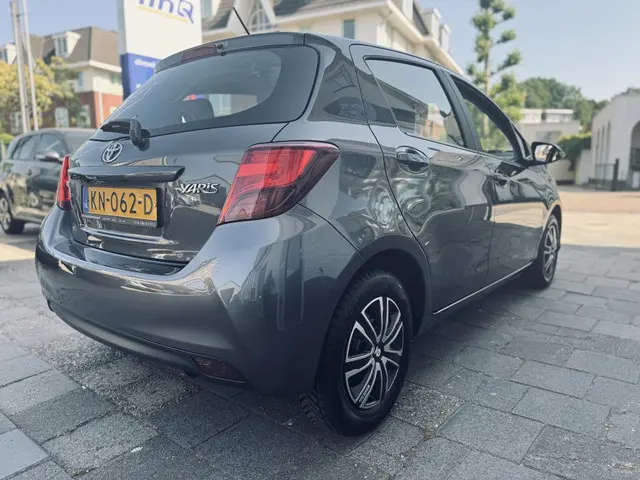 Toyota Yaris 1.0 VVT-i Aspiration 2016 Benzine 6