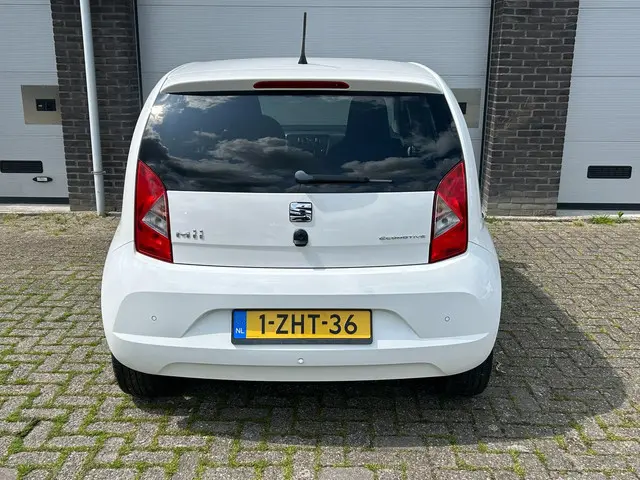 SEAT Mii 1.0 Sport Dynamic 2015 Benzine 4